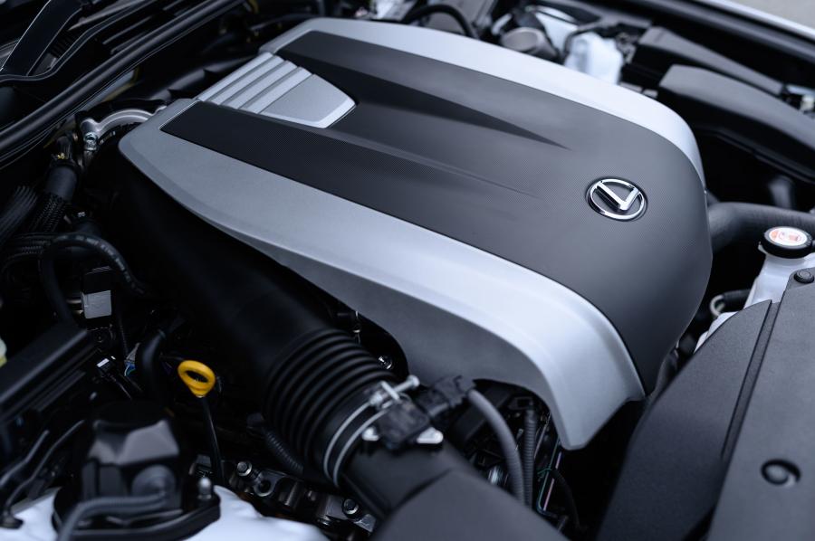 Моторный отсек Lexus IS350 F-Sport (XE30) 2016 года  (JP) (фото 12 из 17)